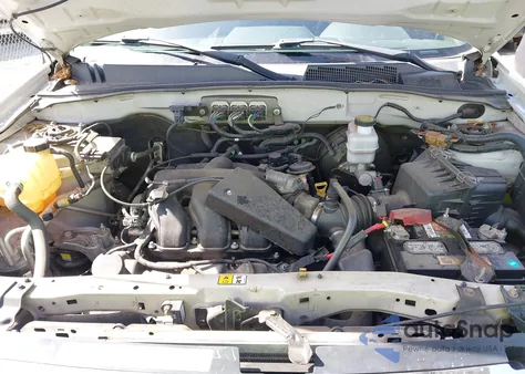 2008 Ford Escape Xlt from USA, damaged, VIN 1FMCU93198KE69299